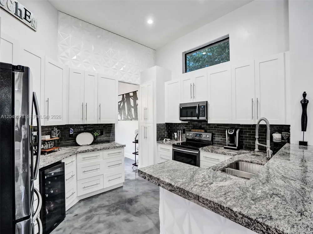 303 NW 119th Dr Coral Springs, FL 33071