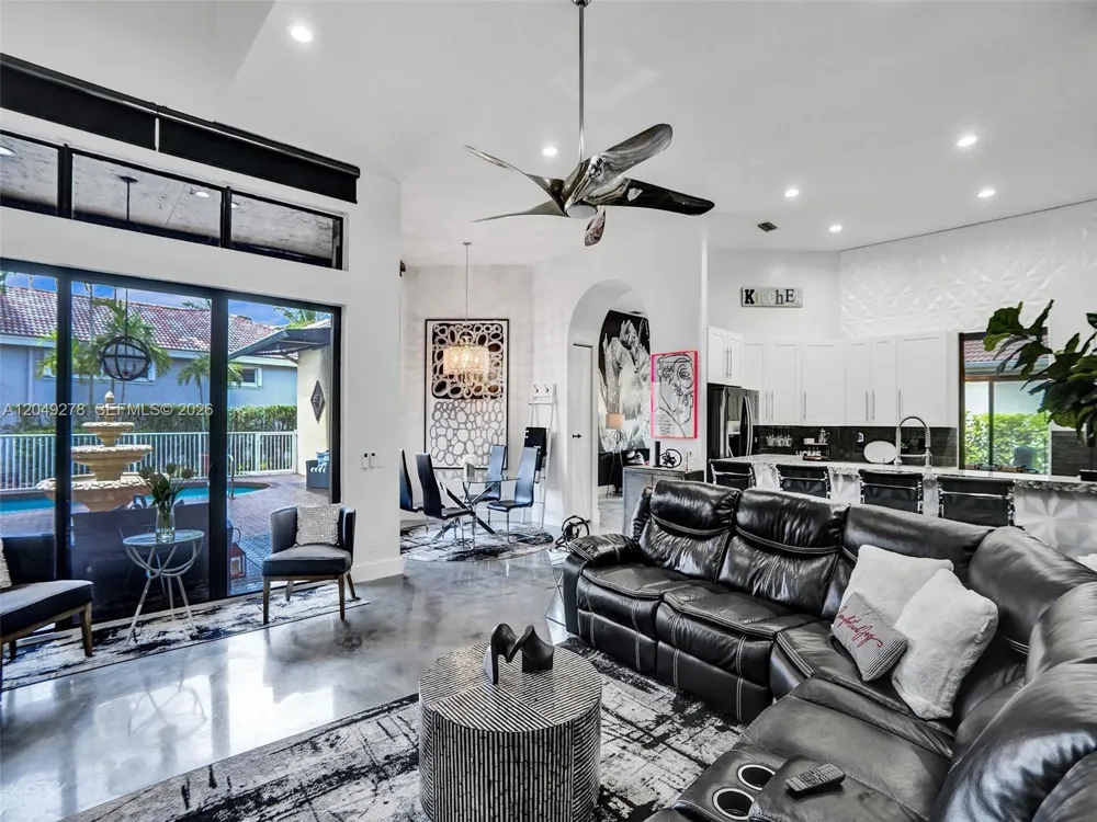 303 NW 119th Dr Coral Springs, FL 33071