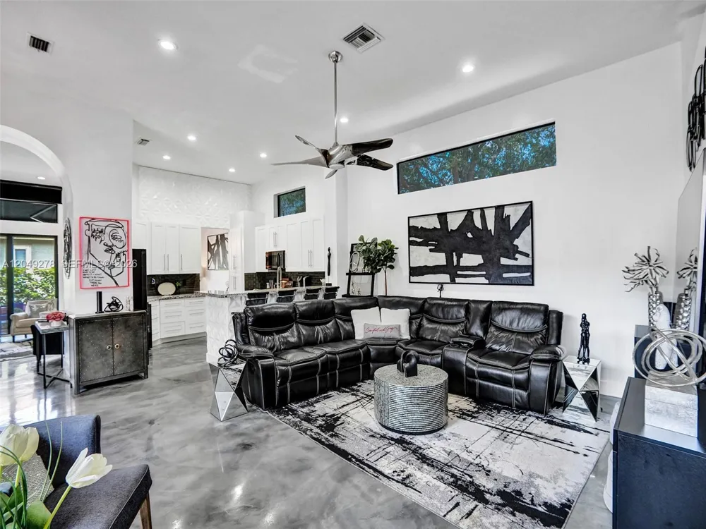 303 NW 119th Dr Coral Springs, FL 33071