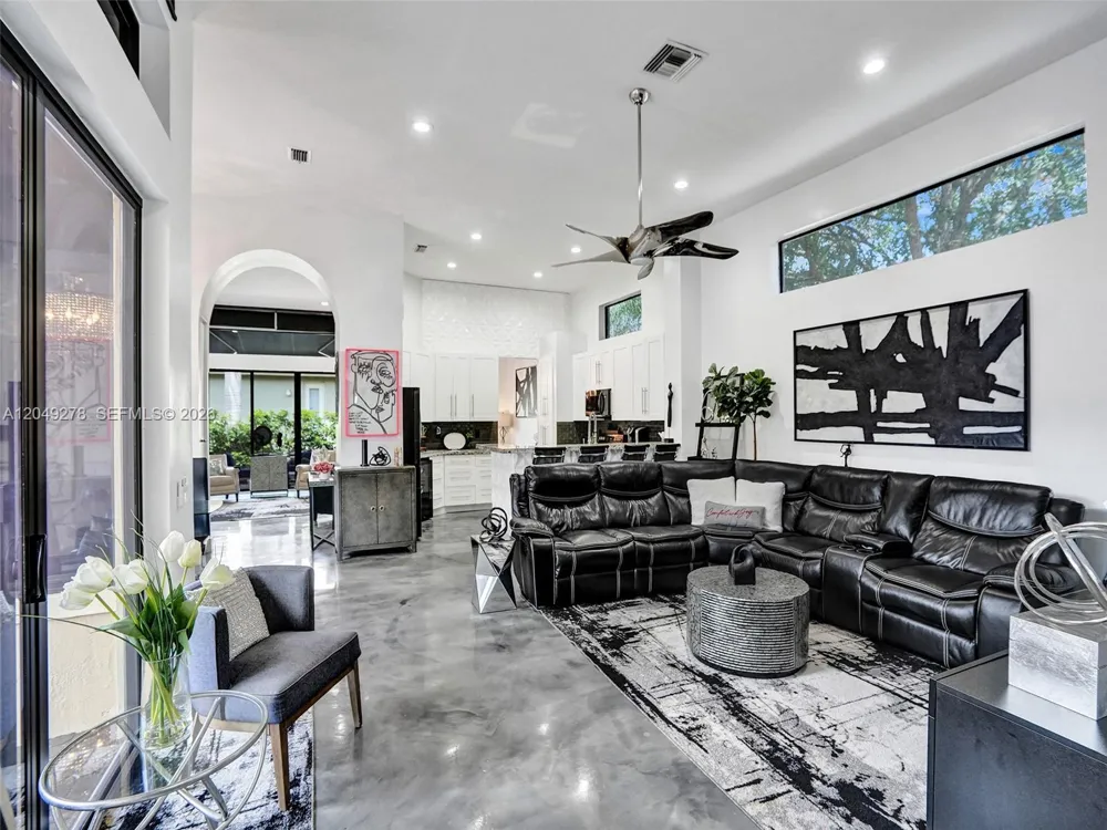 303 NW 119th Dr Coral Springs, FL 33071