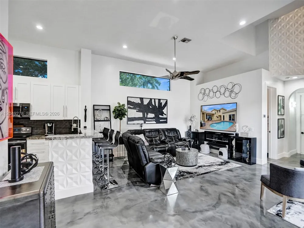 303 NW 119th Dr Coral Springs, FL 33071