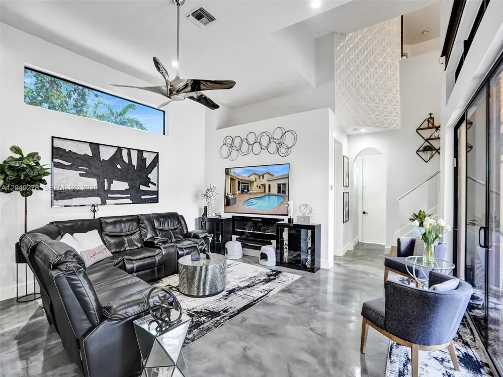 303 NW 119th Dr Coral Springs, FL 33071
