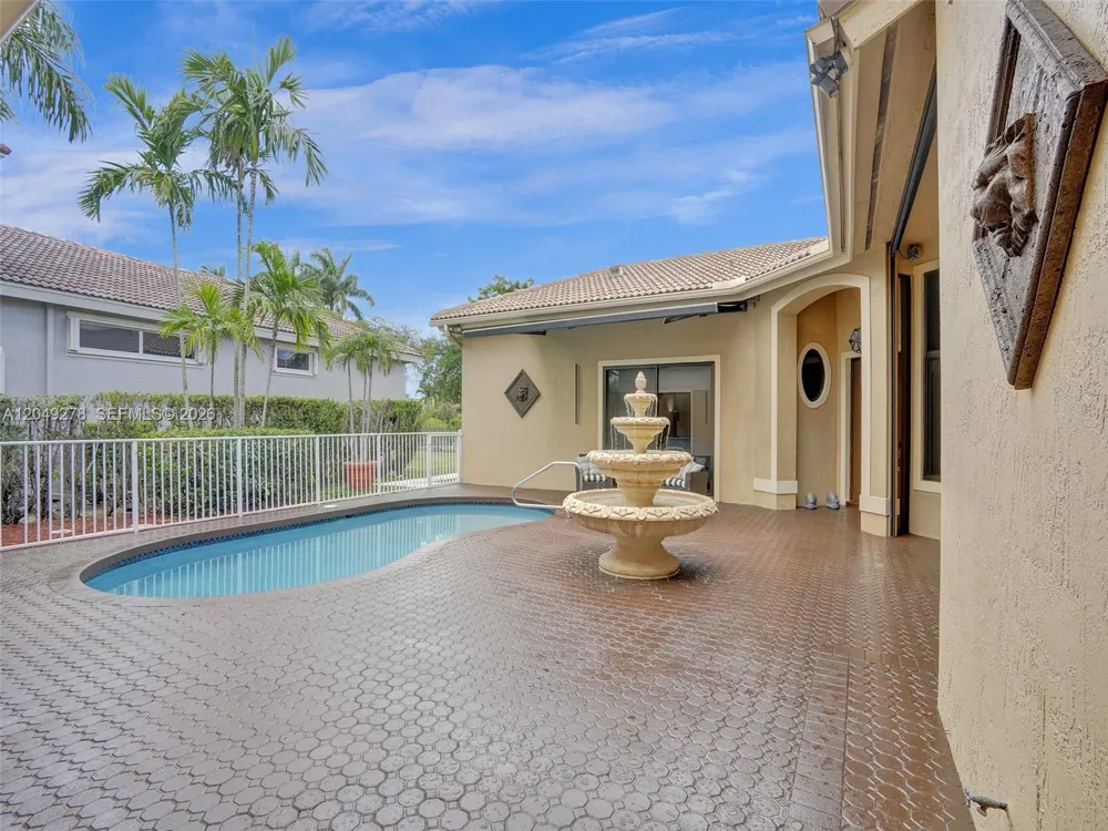 303 NW 119th Dr Coral Springs, FL 33071