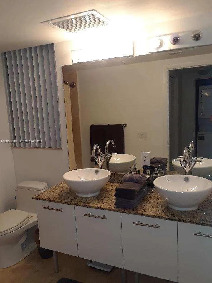 41 SE 5th St #402 Miami, FL 33131