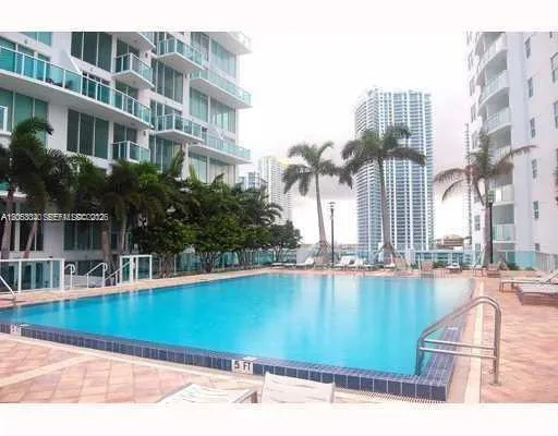 41 SE 5th St #402 Miami, FL 33131