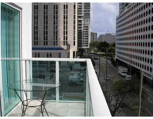 41 SE 5th St #402 Miami, FL 33131