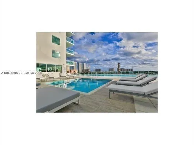 400 Sunny Isles Blvd #817 Sunny Isles Beach, FL 33160