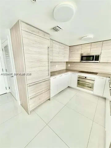 400 Sunny Isles Blvd #817 Sunny Isles Beach, FL 33160