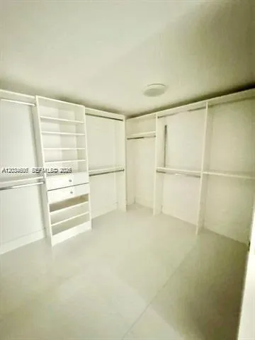 400 Sunny Isles Blvd #817 Sunny Isles Beach, FL 33160