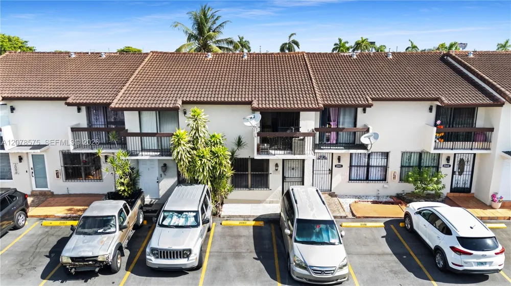 2093 W 54th Ter #38 Hialeah, FL 33016