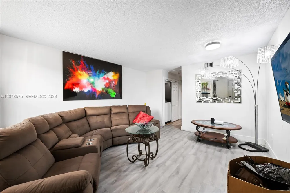 2093 W 54th Ter #38 Hialeah, FL 33016