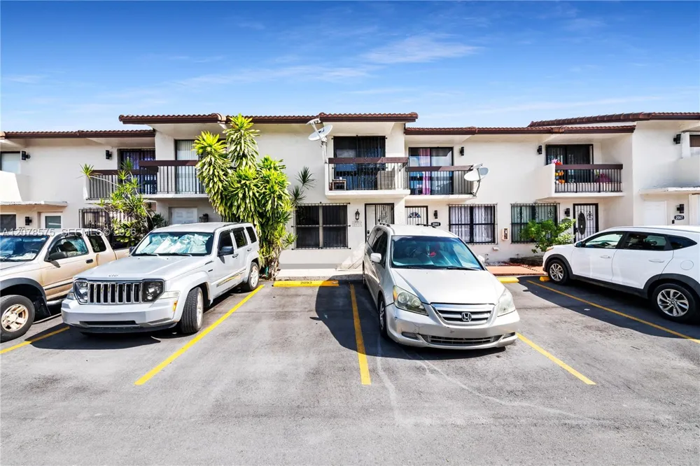 2093 W 54th Ter #38 Hialeah, FL 33016