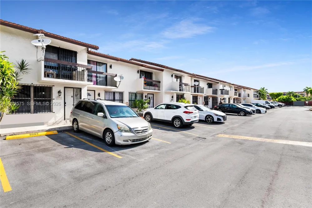 2093 W 54th Ter #38 Hialeah, FL 33016