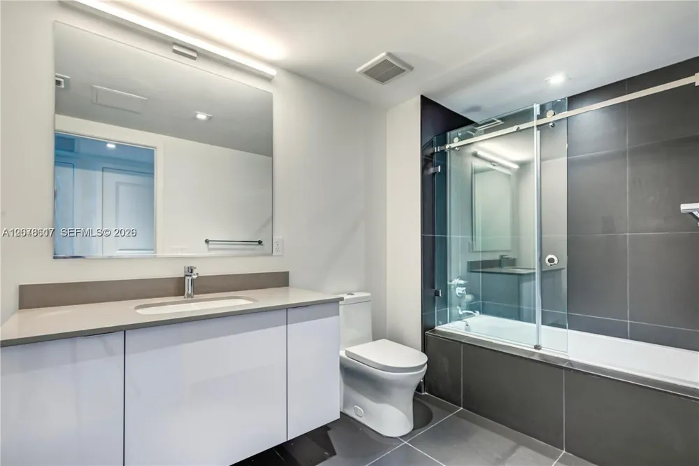 1600 NE 1st Ave #1202 Miami, FL 33132