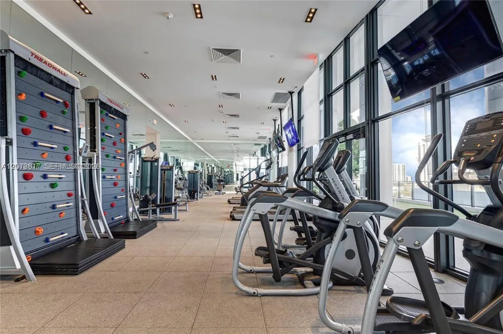 1600 NE 1st Ave #1202 Miami, FL 33132