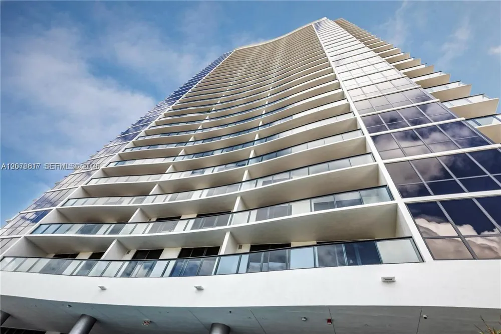 1600 NE 1st Ave #1202 Miami, FL 33132
