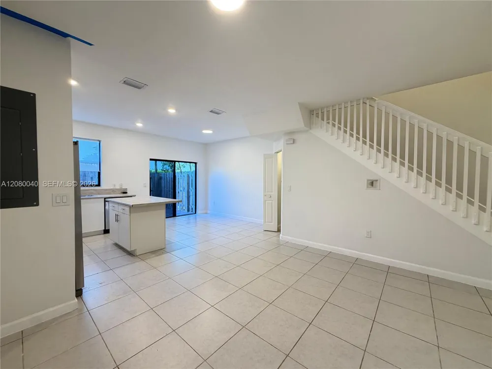 883 NE 211th St #883 Miami, FL 33179