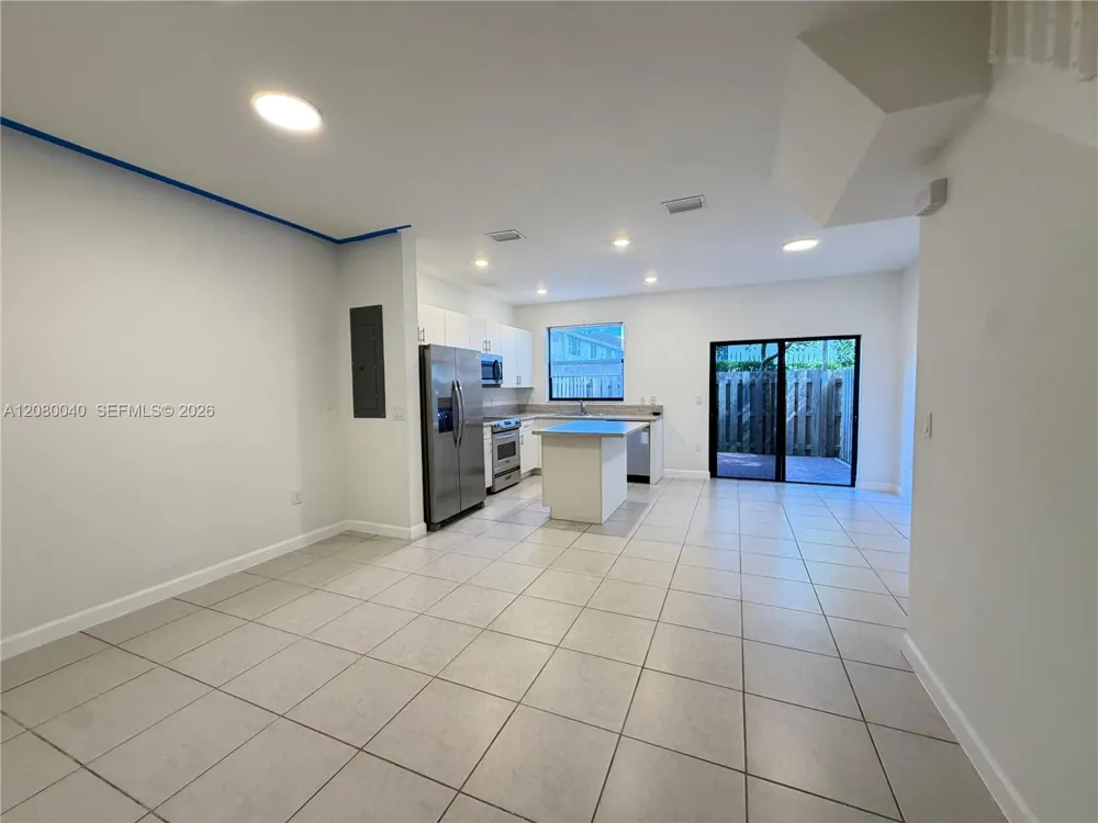 883 NE 211th St #883 Miami, FL 33179