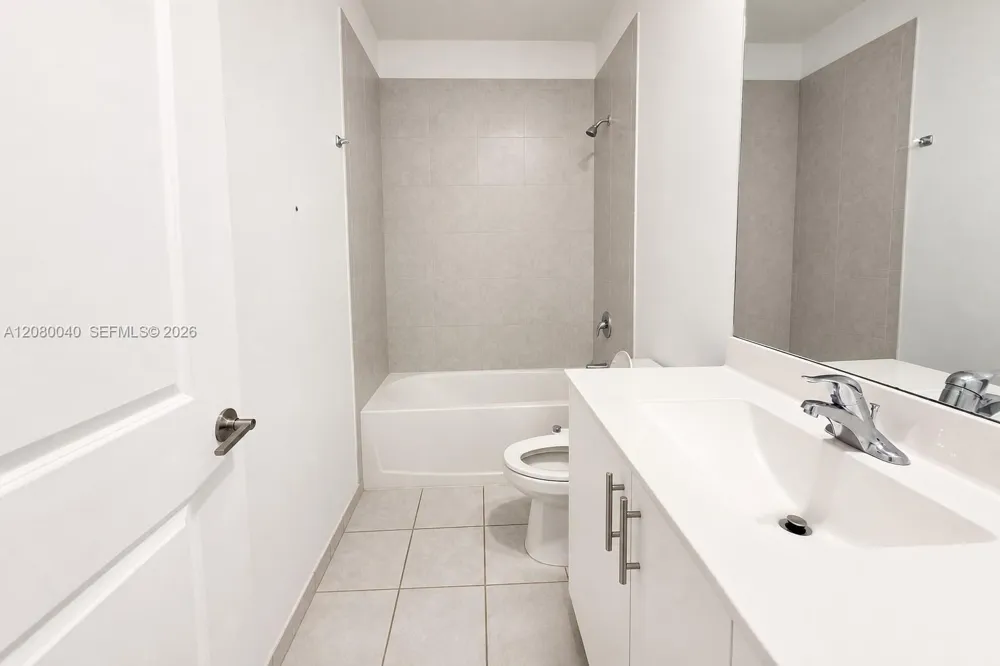 883 NE 211th St #883 Miami, FL 33179