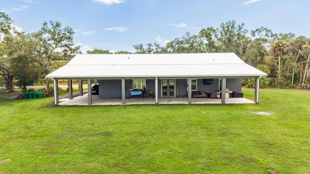 1112 NE 131st Lane Okeechobee, FL 34972
