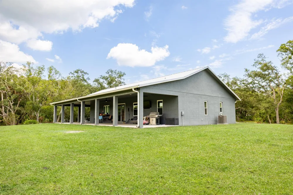 1112 NE 131st Lane Okeechobee, FL 34972