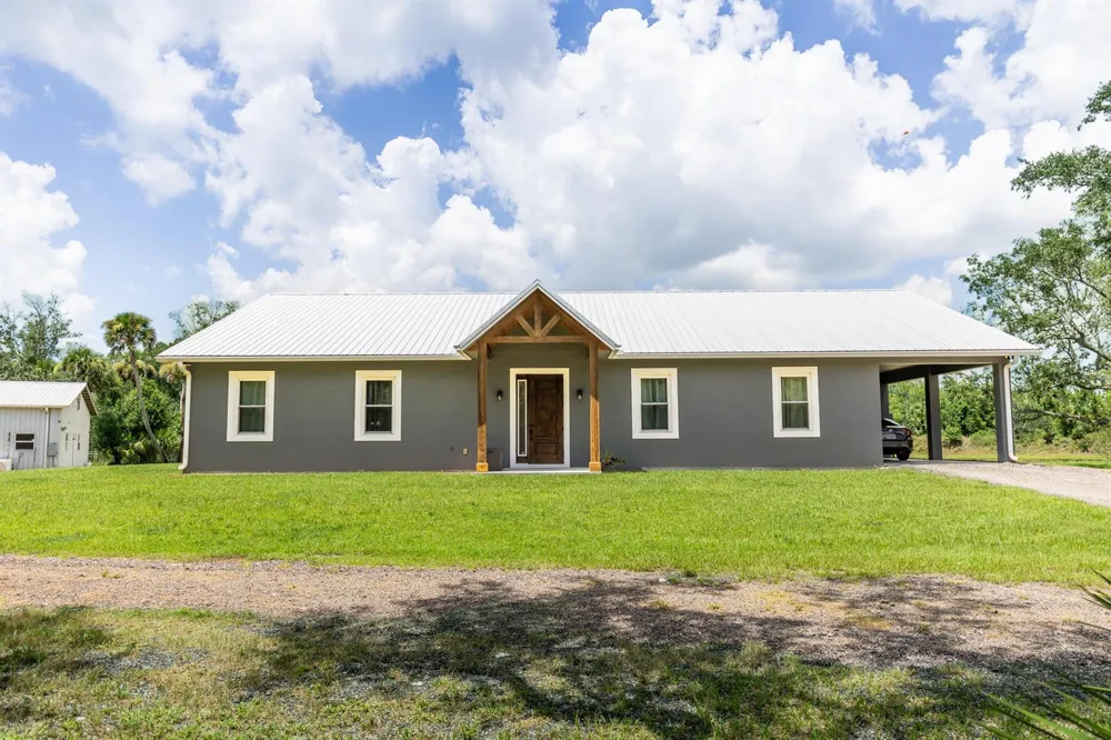 1112 NE 131st Lane Okeechobee, FL 34972