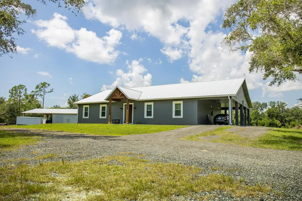 1112 NE 131st Lane Okeechobee, FL 34972