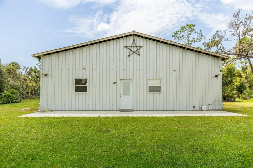 1112 NE 131st Lane Okeechobee, FL 34972
