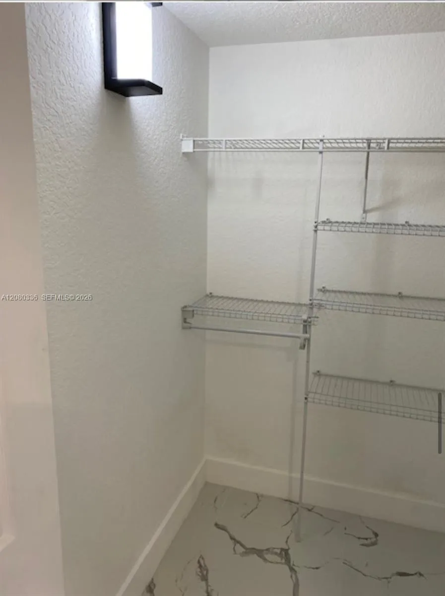816 NW 11th St #902 Miami, FL 33136