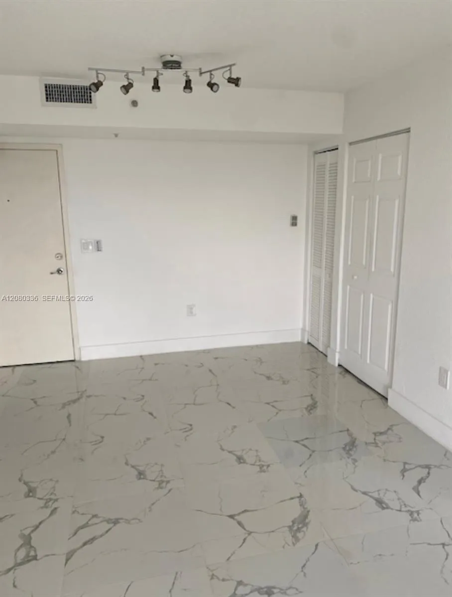816 NW 11th St #902 Miami, FL 33136