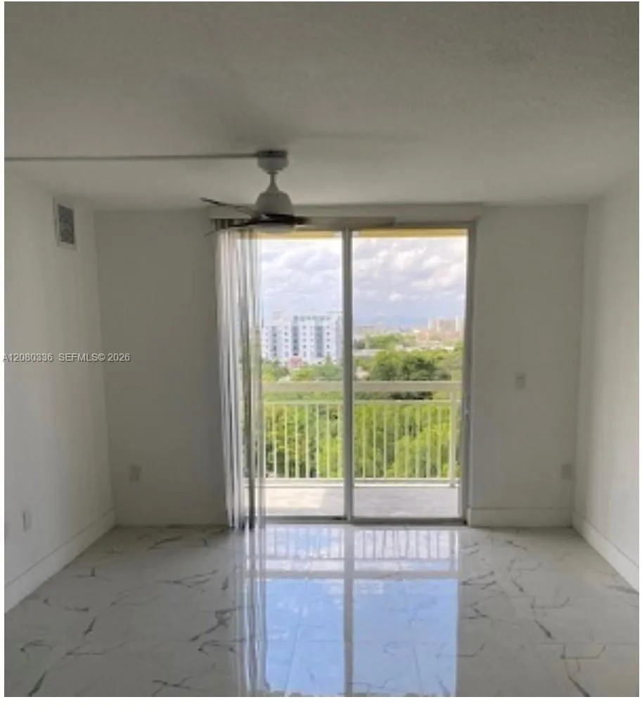 816 NW 11th St #902 Miami, FL 33136