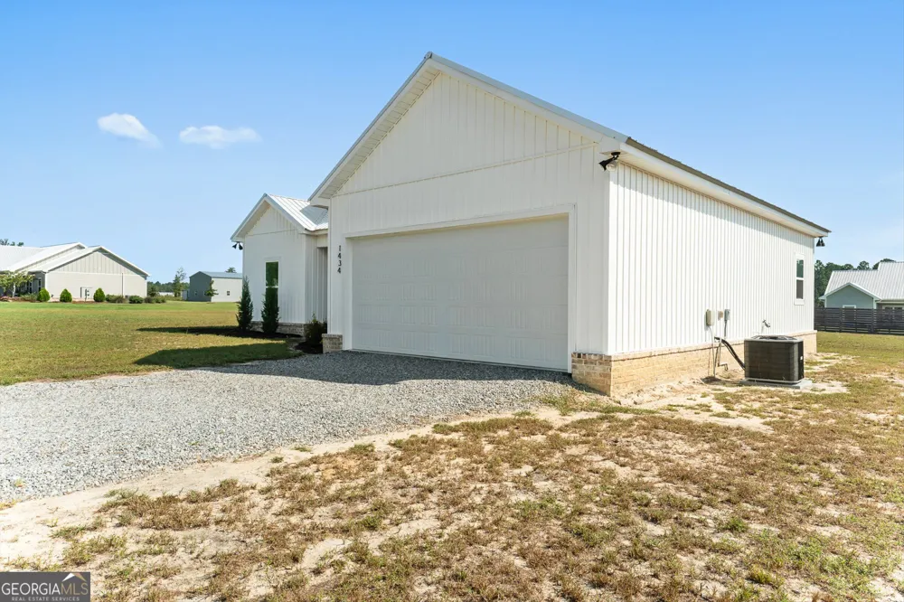 1434 Paris AVE Swainsboro, GA 30401