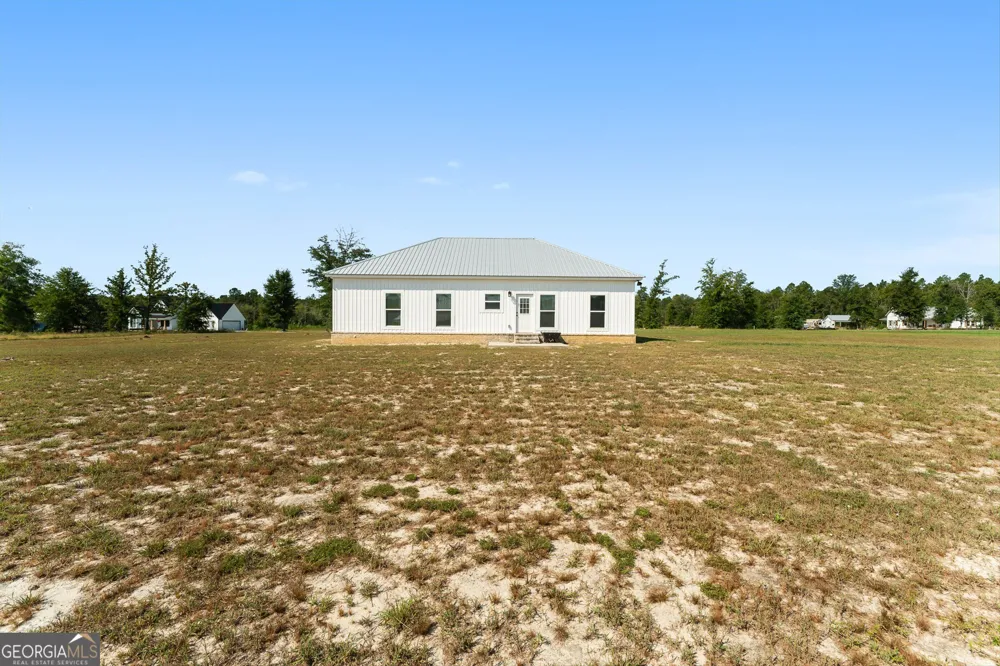 1434 Paris AVE Swainsboro, GA 30401