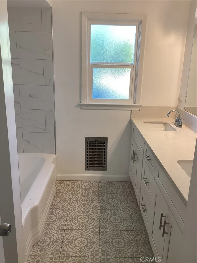 5011 Granada Riverside, CA 92504