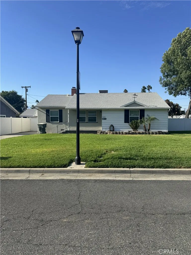 5011 Granada Riverside, CA 92504