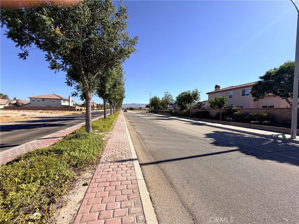 40 Ste Vic AVE J8 Lancaster, CA 93535