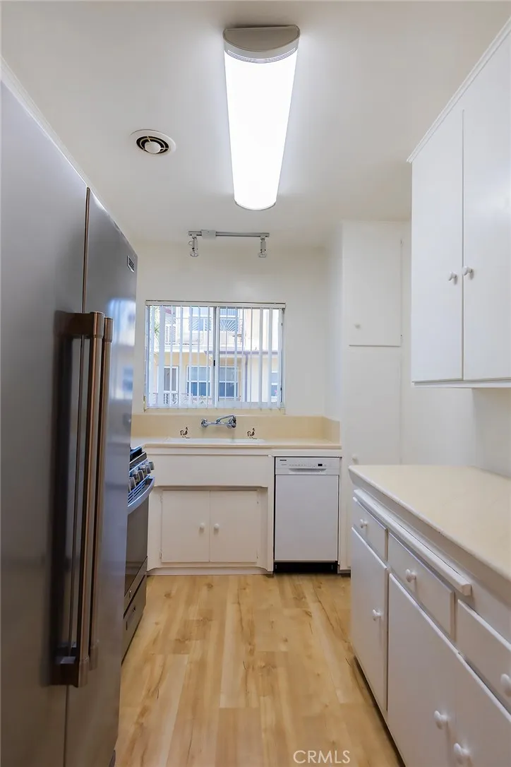 608 Esplanade #2 Redondo Beach, CA 90277
