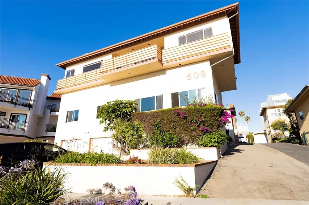 608 Esplanade #2 Redondo Beach, CA 90277