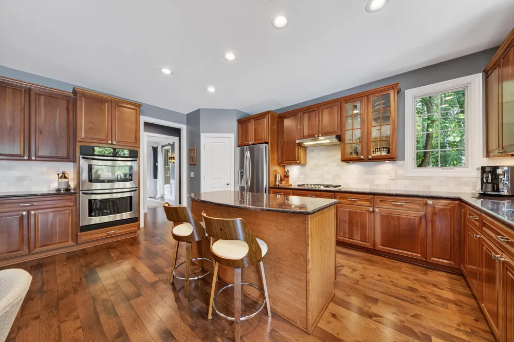 613 Aylesbury Court Canton Charter Township, MI 48187