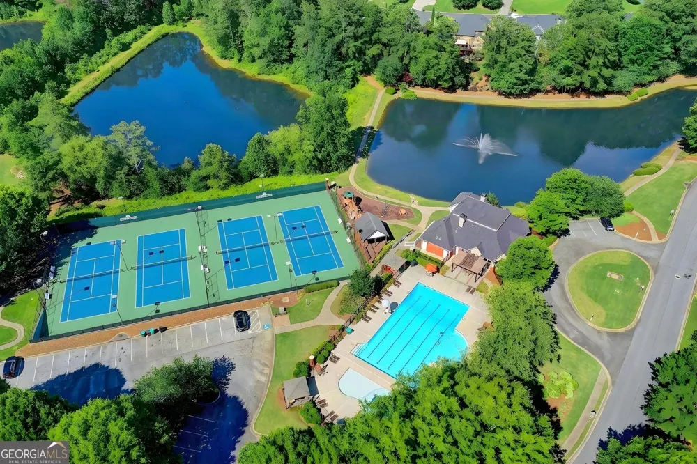 2642 Dunmoore DR Snellville, GA 30078
