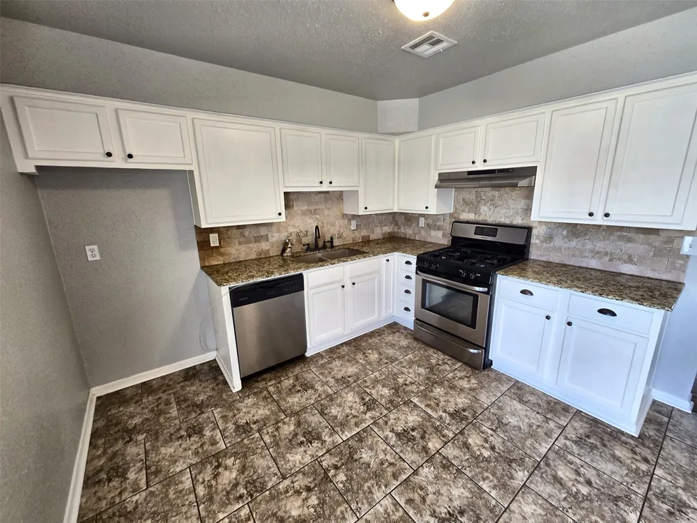 106 W 31 PLACE S Sand Springs, OK 74063
