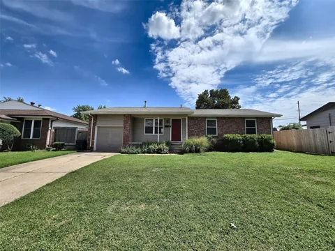 106 W 31 PLACE S
