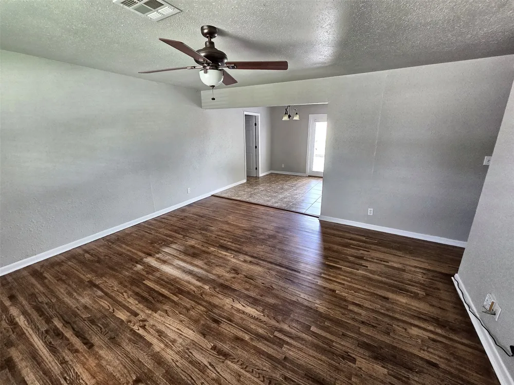 106 W 31 PLACE S Sand Springs, OK 74063