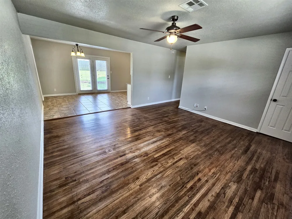 106 W 31 PLACE S Sand Springs, OK 74063