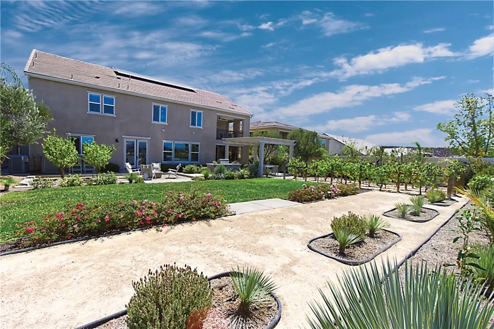 39789 Larkspur Temecula, CA 92591