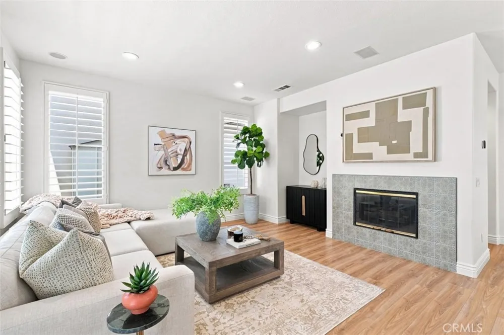 8 Dahlia Irvine, CA 92618