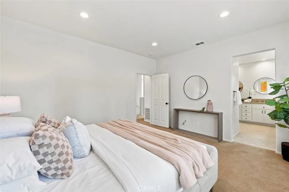 8 Dahlia Irvine, CA 92618