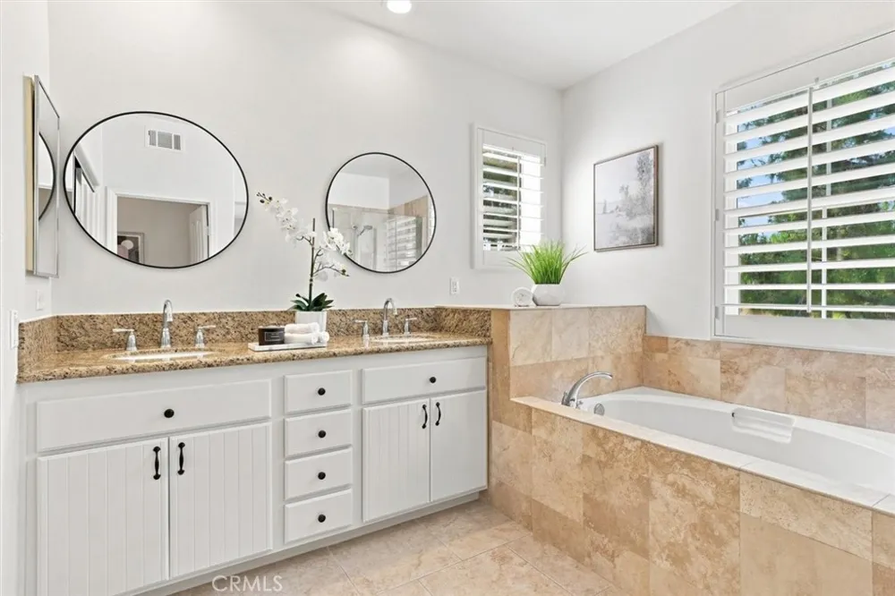 8 Dahlia Irvine, CA 92618
