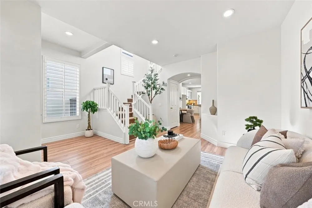 8 Dahlia Irvine, CA 92618