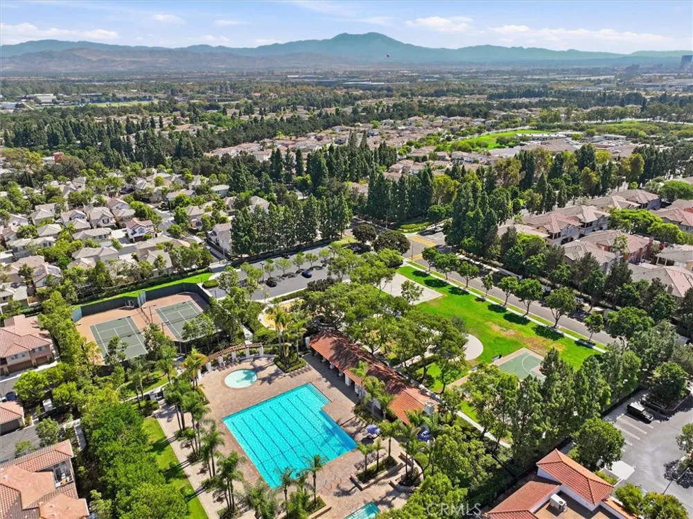 8 Dahlia Irvine, CA 92618